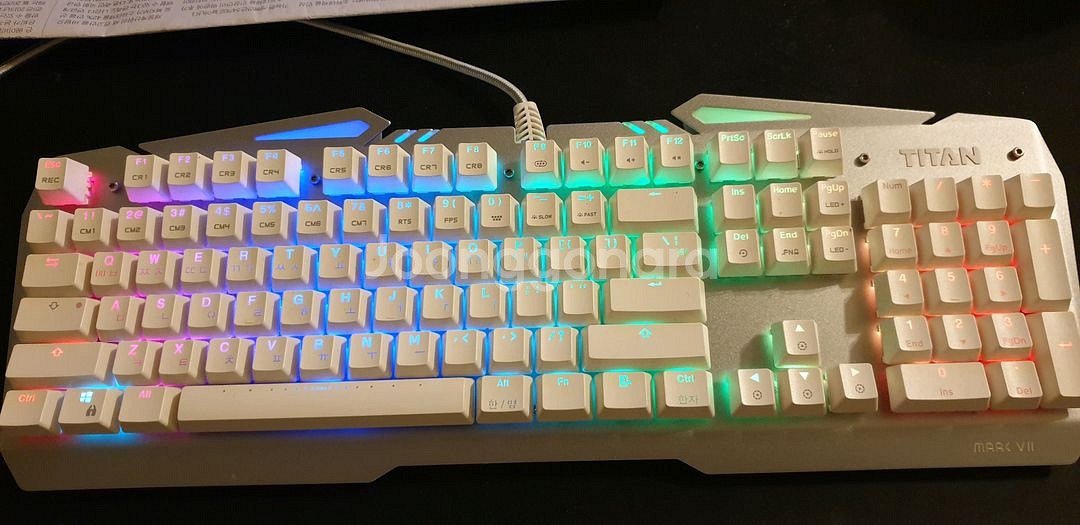 타이탄7 TKL 기계식 키보드(청축)--2