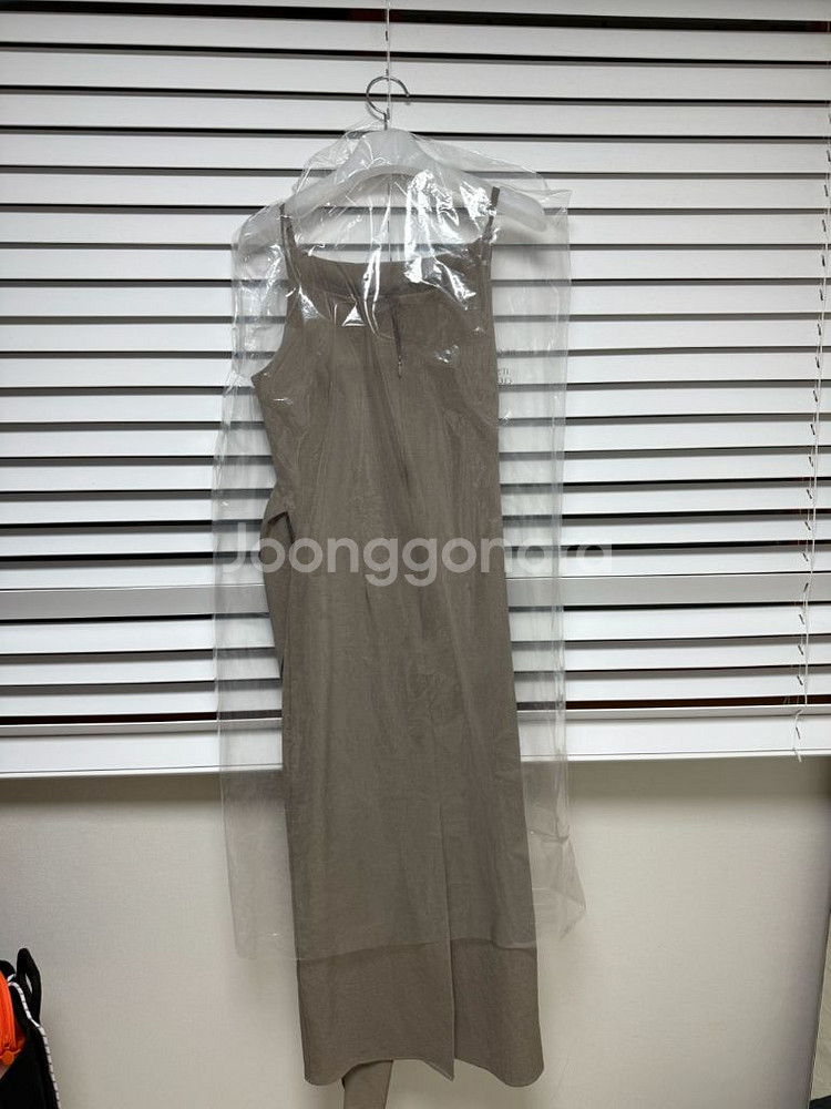 하우투러브미 보에 스트랩 나시 원피스 카키베이지 S--3