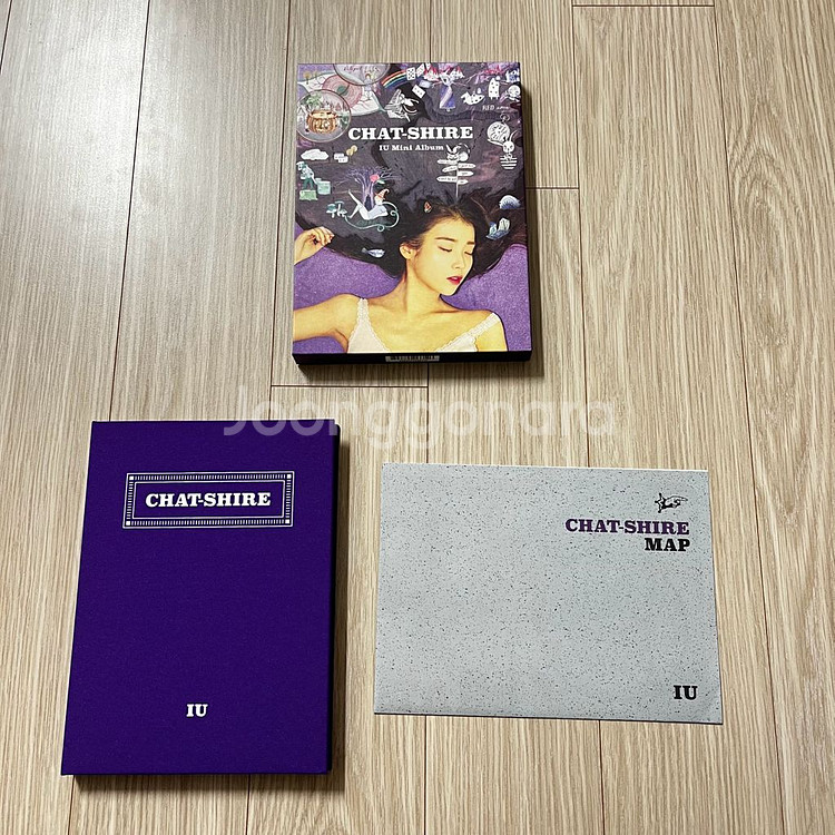 아이유 미니 4집 챗셔 CHAT-SHIRE 앨범--2