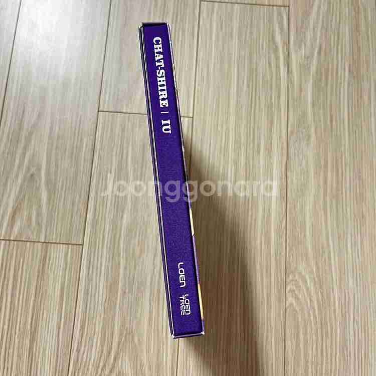 아이유 미니 4집 챗셔 CHAT-SHIRE 앨범--9