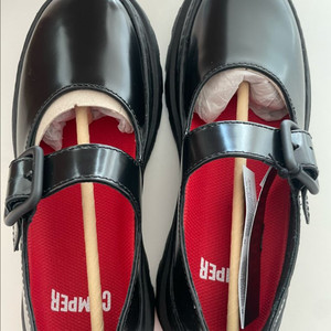 새상품) 캠퍼 Brutus+ 브루투스 블랙 가죽 메리제인 로퍼 36사이즈