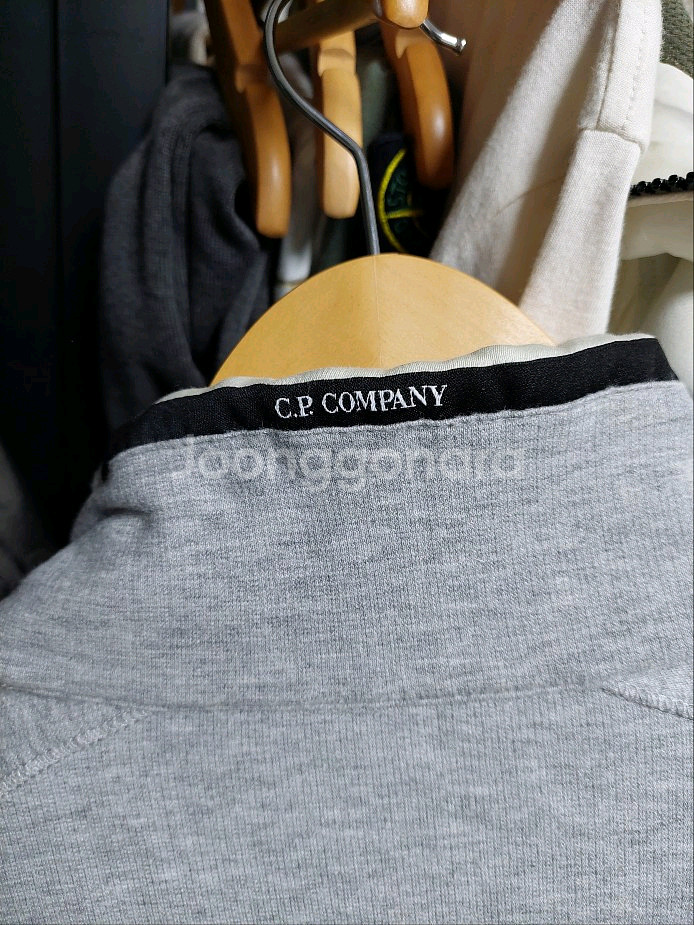 CP컴퍼니 넥로고 그레이 오픈 집업 자켓 xxl--3