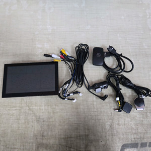 아이나비X1 8인치 매립형 부품용으로 팝니다