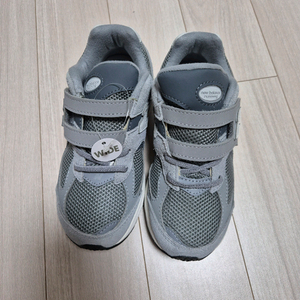 뉴발란스키즈 2002R 운동화 새상품