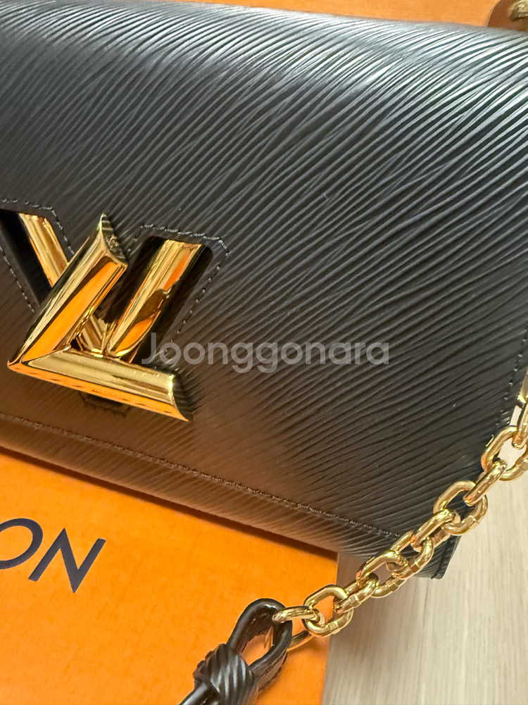 루이비통 트위스트MM(금장)--1