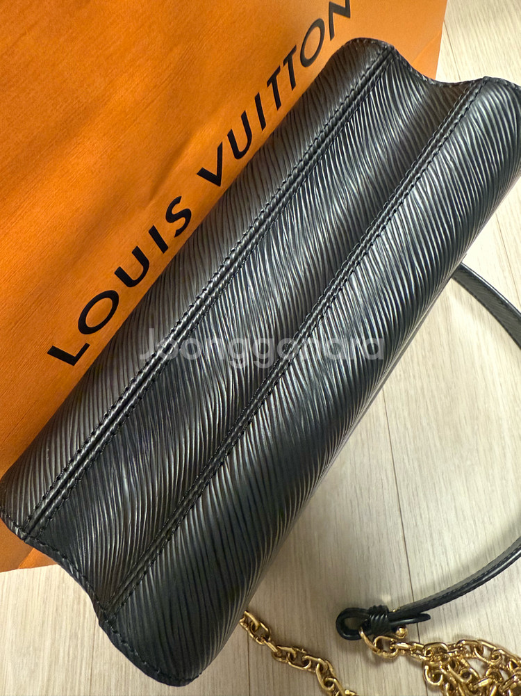 루이비통 트위스트MM(금장)--2