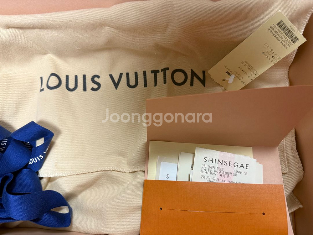 루이비통 트위스트MM(금장)--3