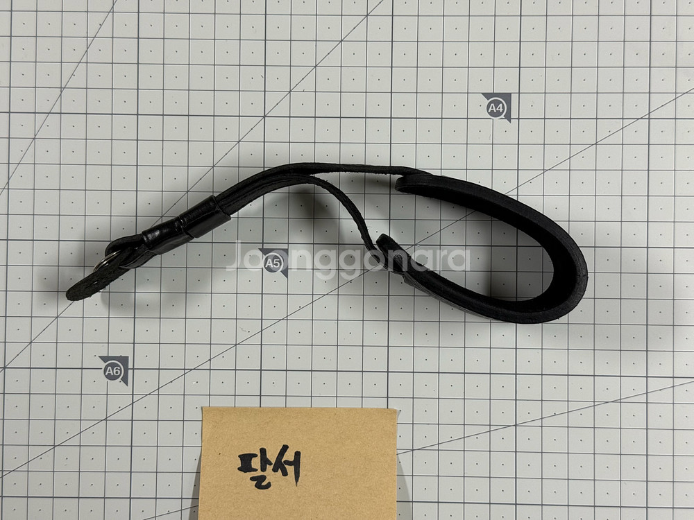 루이지 레더 with Pad 카메라 핸드스트랩--7