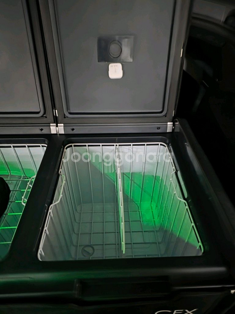 도메틱 CFX5 75 캠핑냉장고 팝니다(25년신형)--1