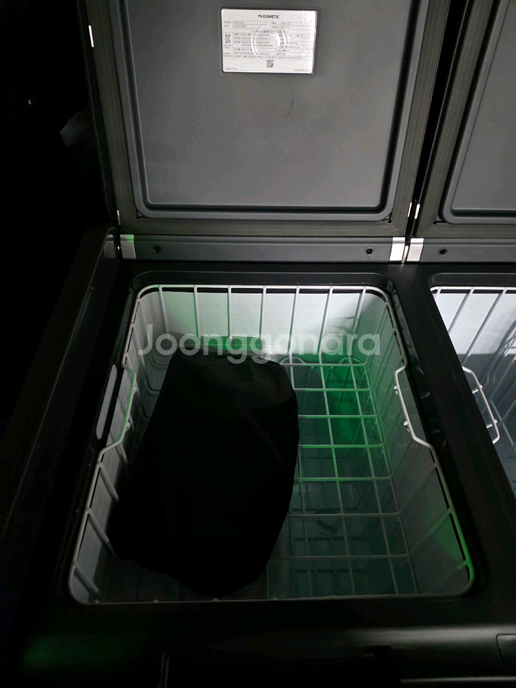 도메틱 CFX5 75 캠핑냉장고 팝니다(25년신형)--2