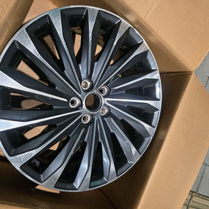 팰리세이드 20인치 캘리그라피 휠 2개 팝니다