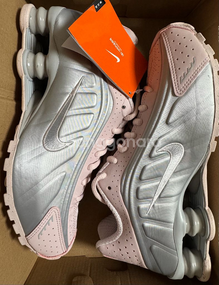 [240 245] 나이키 우먼 샥스 R4 베얼리로즈 운동화--8