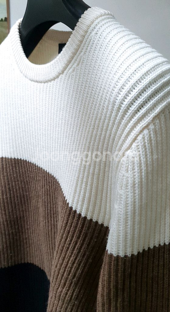 띠어리 남성용 울니트 판매해요--2