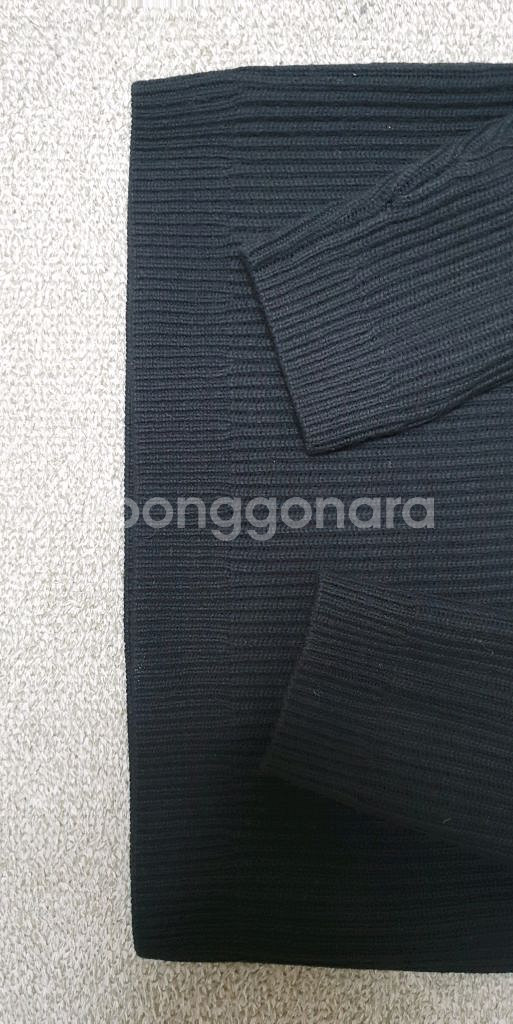 띠어리 남성용 울니트 판매해요--6
