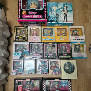 보컬로이드 하츠네미쿠 시리즈 여러가지 판매합니다