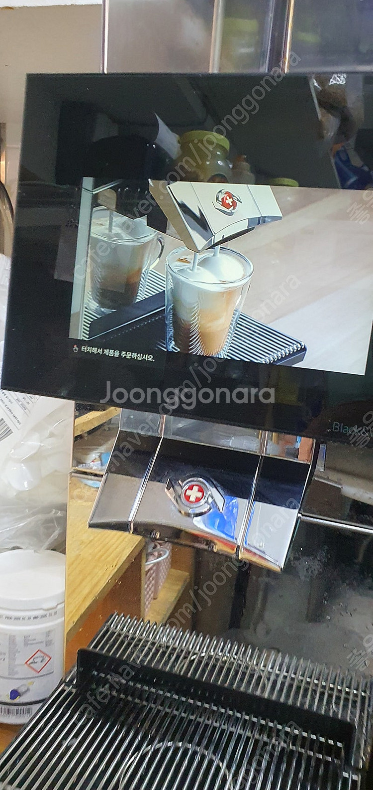 자동 커피머신 써모플랜 BW4C-CTM 합니다. 우유냉장고 별도로있는 제품입니다 커피머신기로사용하셔도됩니다 우유관--6