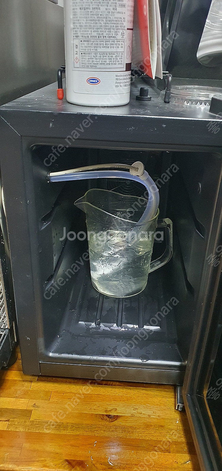 자동 커피머신 써모플랜 BW4C-CTM 합니다. 우유냉장고 별도로있는 제품입니다 커피머신기로사용하셔도됩니다 우유관--7