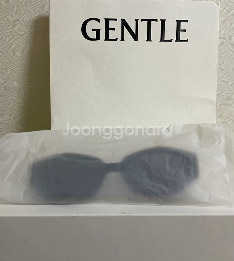 젠틀몬스터 블랙 선글라스--4