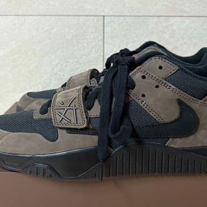 조던X트래비스 스캇 점프맨