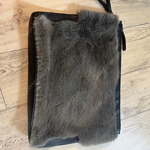 리버젠 퍼 가죽 클러치 (새상품)