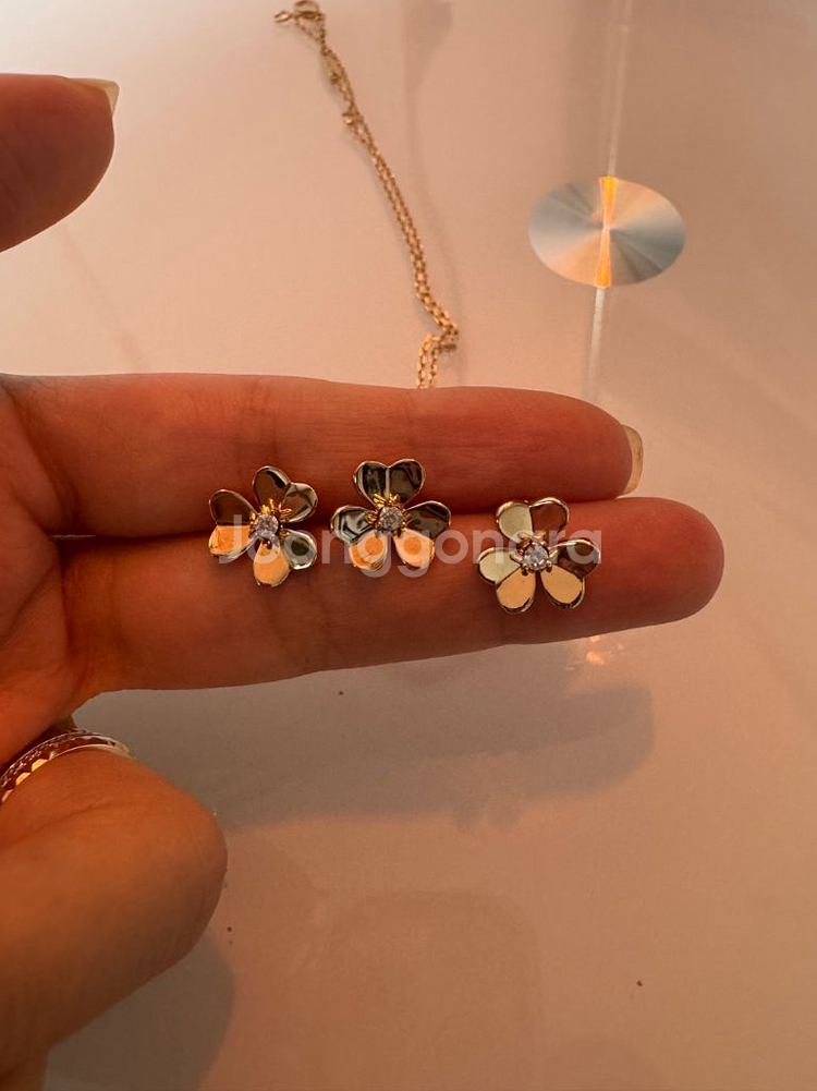 반클리프 프리볼 귀걸이 (새상품)--2