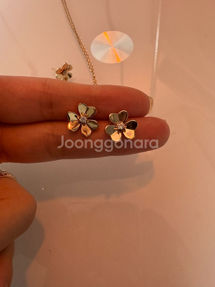 반클리프 프리볼 귀걸이 (새상품)--0