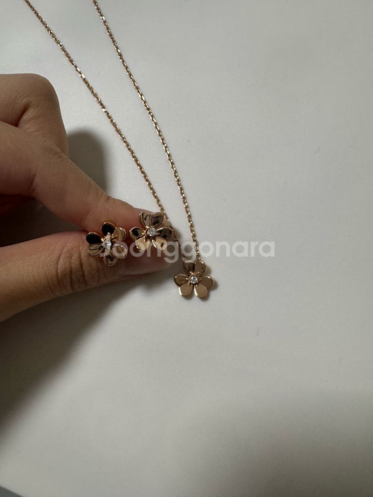 반클리프 프리볼 귀걸이 (새상품)--1