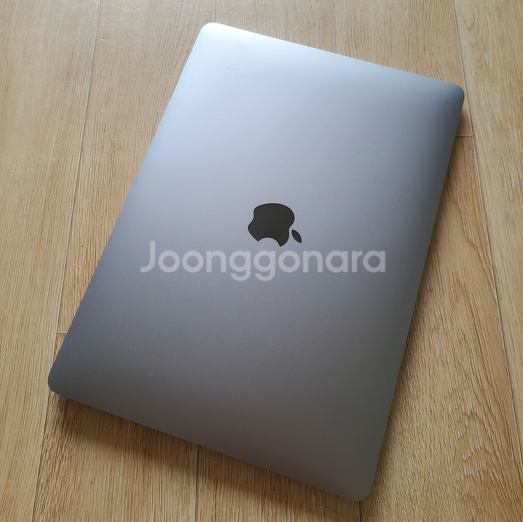 부산 맥북에어M1 8GB / 256GB 배터리98% 그레이 팝니다.--1