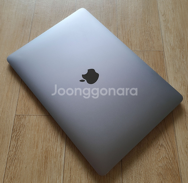 부산 맥북에어M1 8GB / 256GB 배터리98% 그레이 팝니다.--2