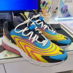 나이키 에어맥스270리액트eng 280