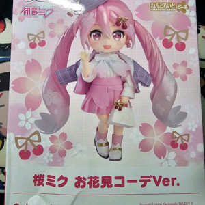 [상자 하자] 넨도로이드 돌 사쿠라 미쿠 꽃놀이 버전