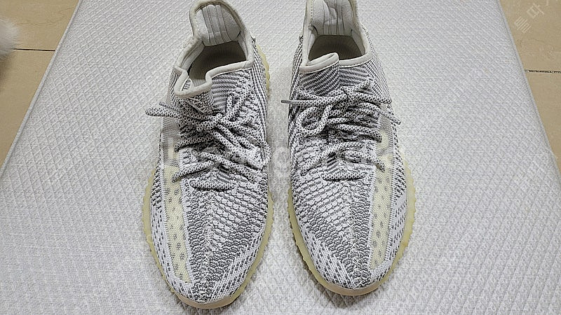 아디다스 이지 부스트 350 V2 스태틱 논리플렉티브--0