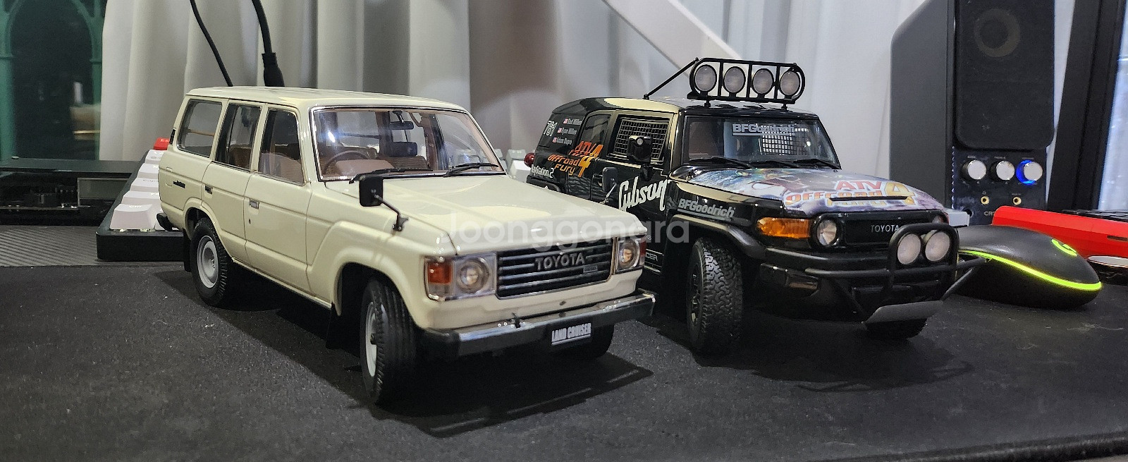 토요타 랜드크루저 60 1/18 다이캐스트 모델카--4