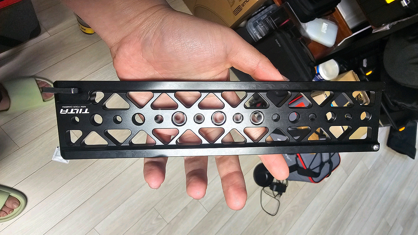 TILTA 틸타 10인치 경량형 도브테일 플레이트 촬영--0