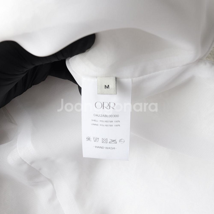 [M]ORR오르 화이트 플로럴 반팔 슬릿 블라우스--5