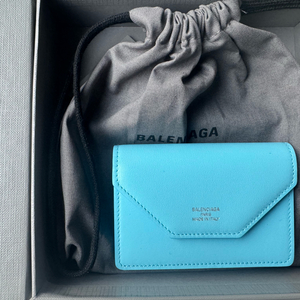 발렌시아가 에센셜 카드지갑