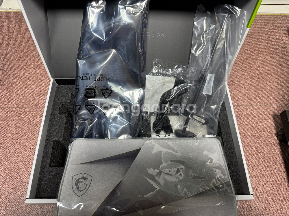 RTX 4090 SUPRIM X 그래픽카드--3