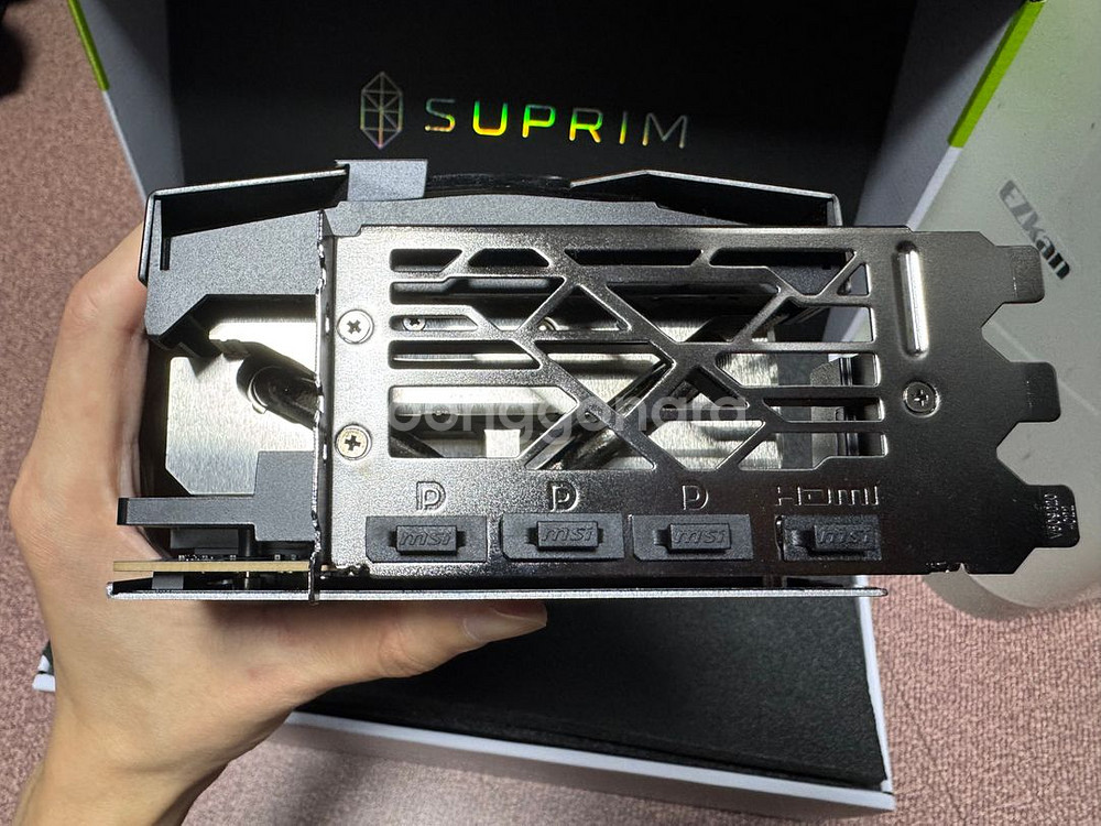 RTX 4090 SUPRIM X 그래픽카드--4