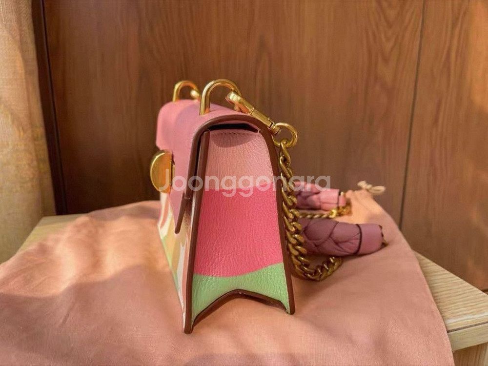 미우미우 꽃무늬 크로스백--2