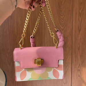 미우미우 꽃무늬 크로스백