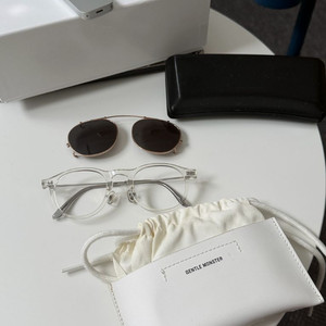 젠틀몬스터 코즈모 투명