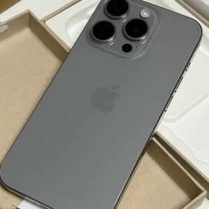 아이폰 15프로 네추럴티타늄 256기가 리퍼폰
