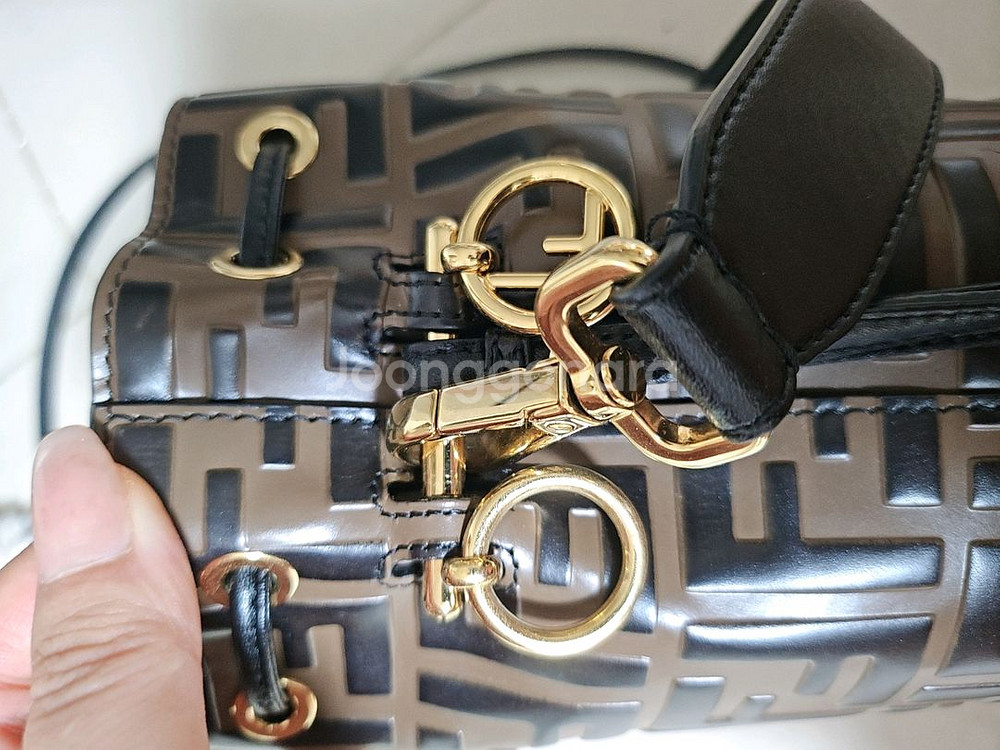 펜디 몬트레조 버킷백--2