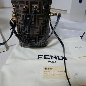 펜디 몬트레조 버킷백