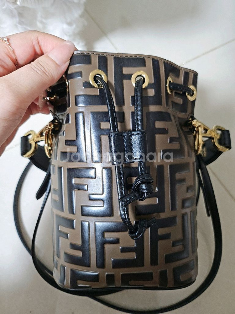 펜디 몬트레조 버킷백--1