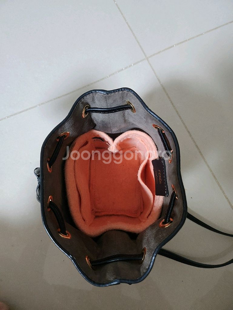 펜디 몬트레조 버킷백--6