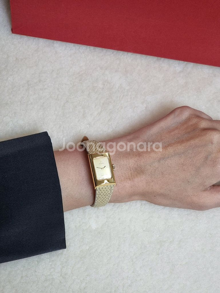 오메가 드빌 빈티지 체크 샴페인 다이얼 수동 여성시계--6