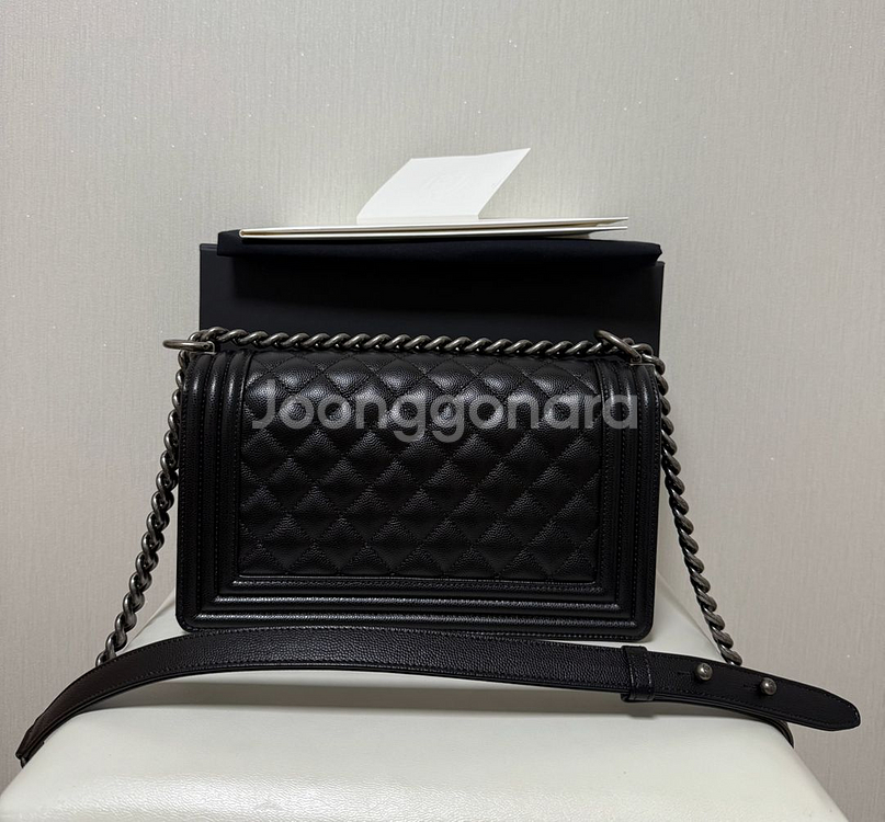 샤넬 보이백 미듐(내장칩/은장)--2