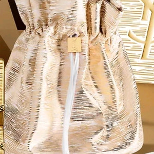 입생로랑 뷰티 홀리데이 한정판 스트링파우치 단품1개새것