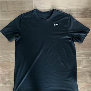 나이키 드라이핏 기능성 반팔티 (L)